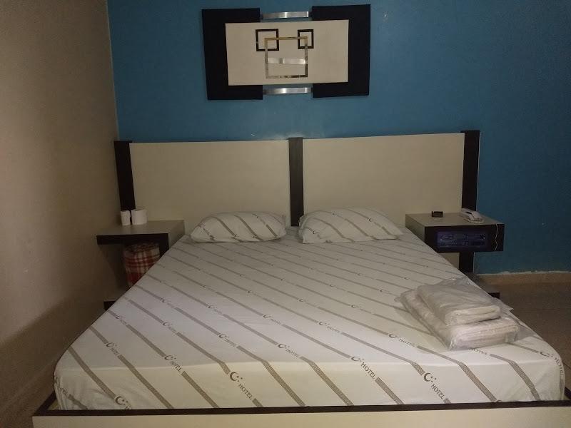 Hotel Flex In 우사스쿠 외부 사진